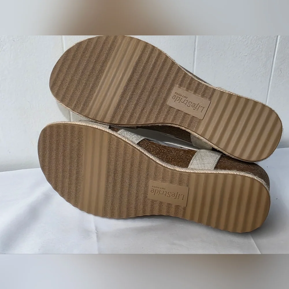 Life Stride Breeze Strappy Sandal In Almond Milk Womens Size 7 Wide New In Box